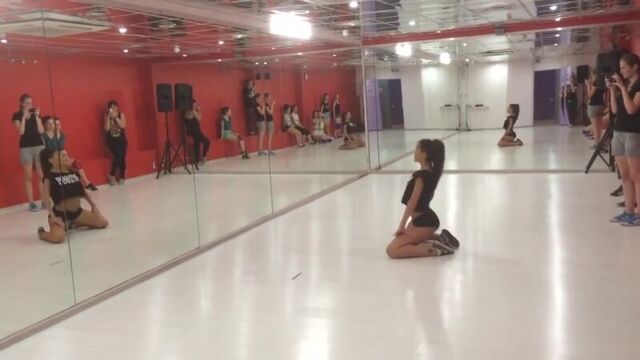 Lessi Леся тверк booty dance