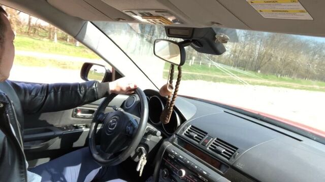 Mazda MPs 3 vs BMW 3.0 i