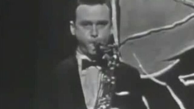 Nat King Cole feat. JATP - Stompin' At The Savoy
