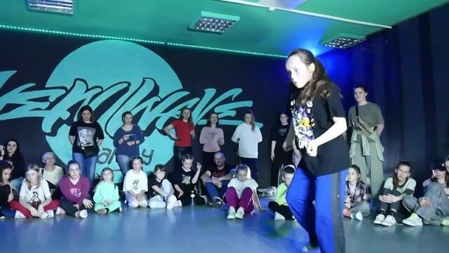 1. 1/2 hip-hop kids "HIP-HOP VENTURE" 24.04.22