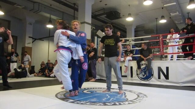 BJJ Party 6_05_03_2017_цветные пояса_схватка за третье место_Татьяна Алисова VS Кристина Паел