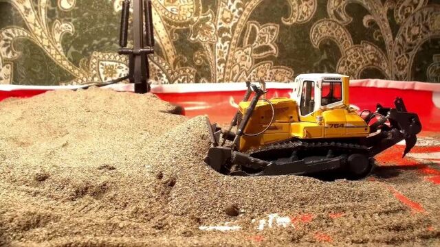 Bulldozer LIEBHERR PR 764 Litronic. RC Model by NZG Scale 1:50 TEST DRIVE