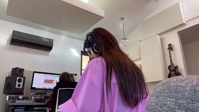Video by Nessa Barrett