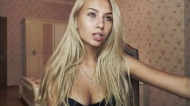 Stunning Webcam Teen Shows Off Her Body [cam porn webcam вебка порно приват запись онлайн]