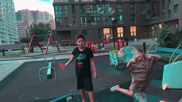 Дети Агаты Муцениеце