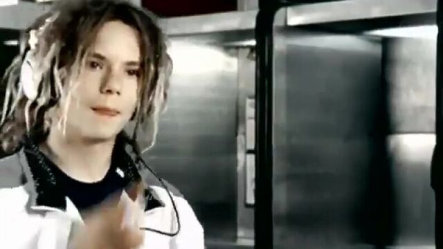 Bomfunk MCs - Freestyler (Official Video)
