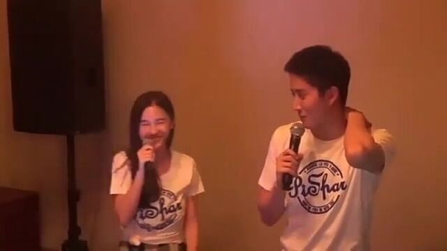 "Kiss me" песня в живую. AoMike #aomikephukettrip [[23.01.2016]]