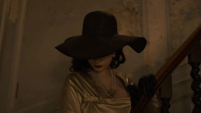 LADY DIMITRESCU COSPLAY _ RESIDENT EVIL 8 VILLAGE