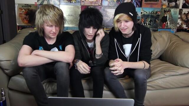 NAKED GUYS ON OMEGLE
