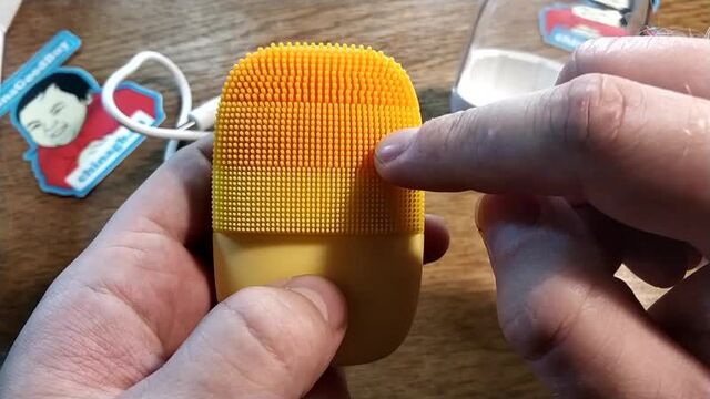 Xiaomi InFace - устройство для чистки лица от макияжа или черных точек. #502