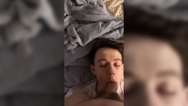 Twink suck big dick