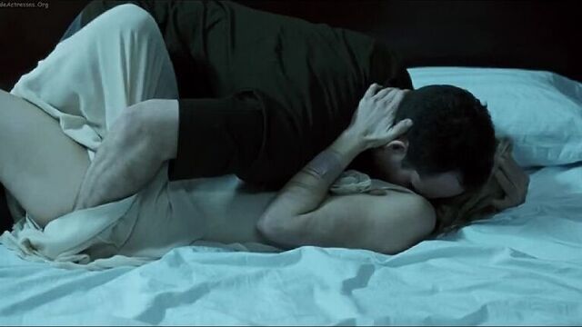 Maria Bello - Downloading Nancy (2008)