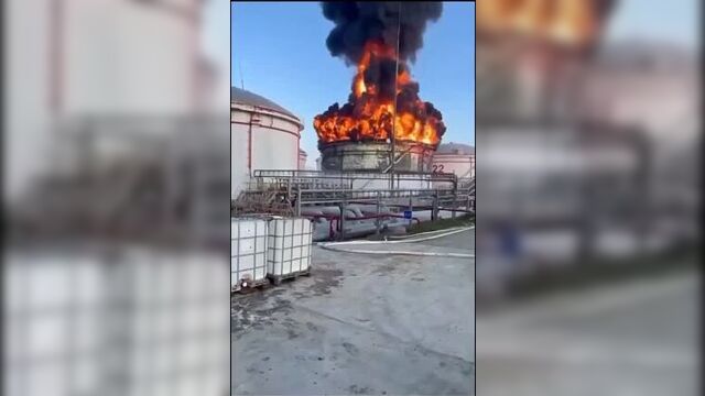 Нефтебаза горит в порту Тамань Краснодарского края
