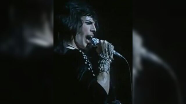 Queen - Stone Cold Crazy (Live at the Rainbow, 1974, London)