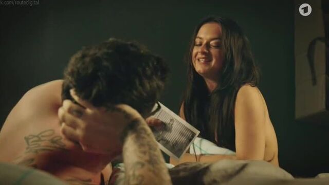 Michelle Barthel Nude - Eine Braut kommt selten allein (2017) HD Watch Online / Мишель Бартельc - Невеста редко приходит одна