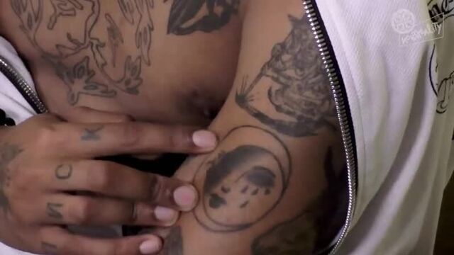 Lil Tracy tells the meaning behind his Tattoos(RUS SUB by lilyungtracy)