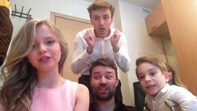 Проще позвонить, чем у кого-то занимать!