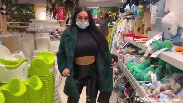 evil__woman - public dominatrix pegging