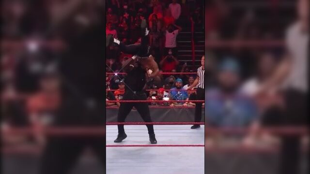Bobby Lashley vs Omos
