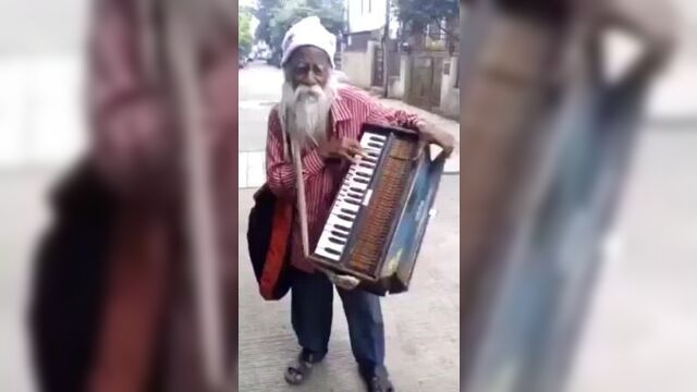 sadhu playing.mp4