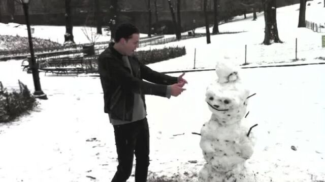 Bill Skarsgård meets a snowman