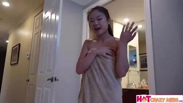 Petite Asian Teen Lulu Chu Wants To Fuck Best Friends Dad (порно)