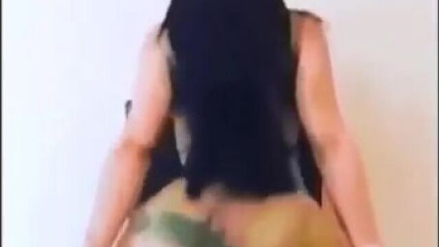 Mocha Girls - Monster Winer Twerk Contest