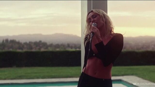 Miley Cyrus - Island (Live at Backyard Sessions 2023)