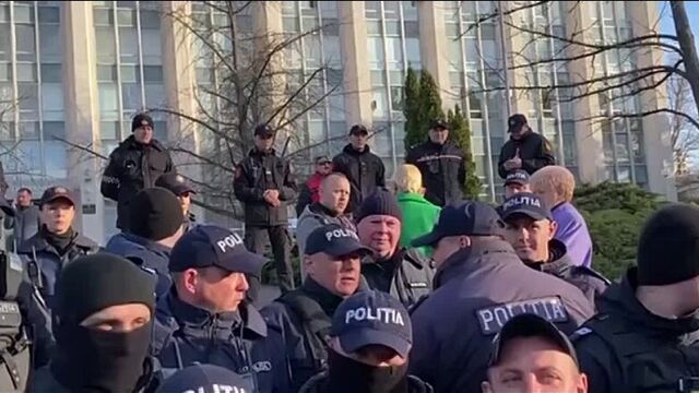 Только что стало известно, что Дорин Речан не выйдет к протестующим