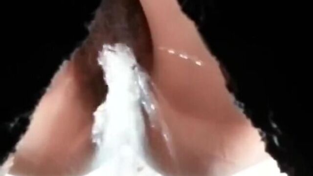 Казашки писают в уличном туалете _ Girls write in street toilet 12