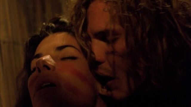 Сандра Буллок (Sandra Bullock sex scenes in Fire On The Amazon 1993)