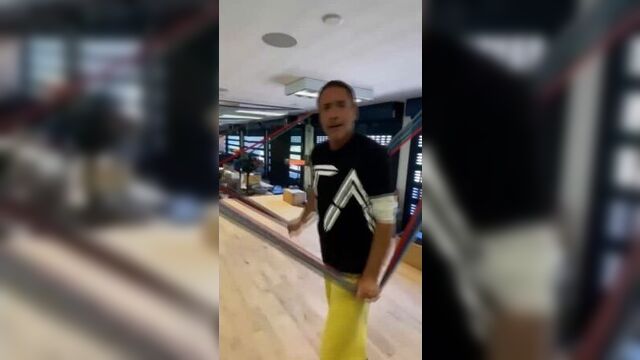 Роберт Дауни мл. и его пятничный чилл