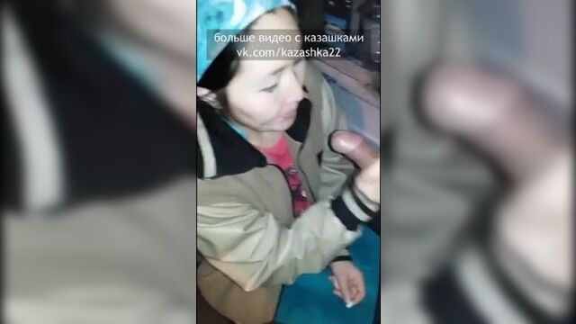 аульская казашка сосет мужу
