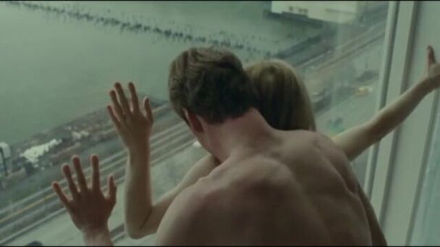 Amy Hargreaves - Shame (2011) (эротическая постельная сцена из фильма знаменитость трахается голая занимается сексом)