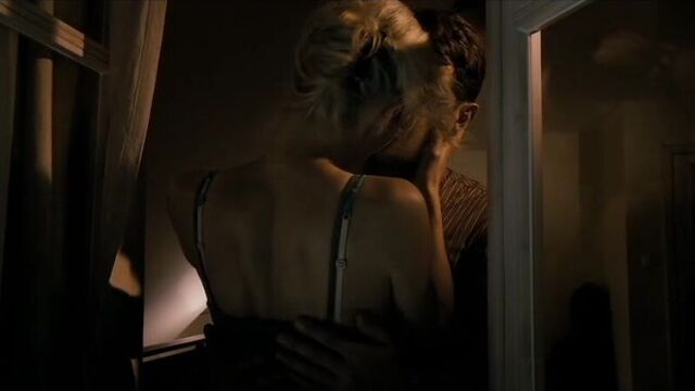 Joanna Orleanska - Hustawka (2010) (эротическая постельная сцена из фильма знаменитость трахается голая sex scene)