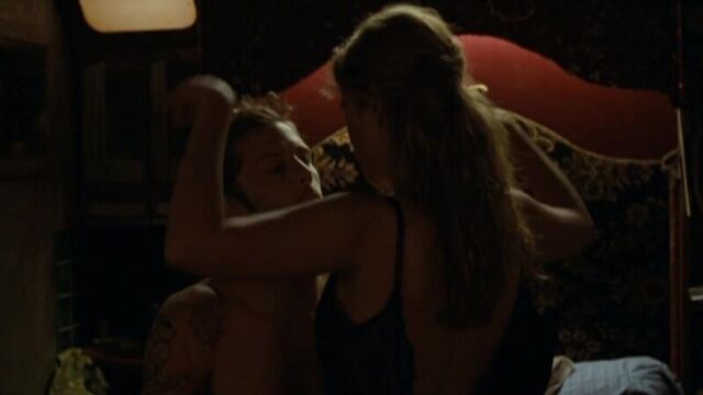 Vahina Giocante - La Blonde Aux Seins Nus (2010) (эротическая постельная сцена из фильма знаменитость трахается голая hot sex sc