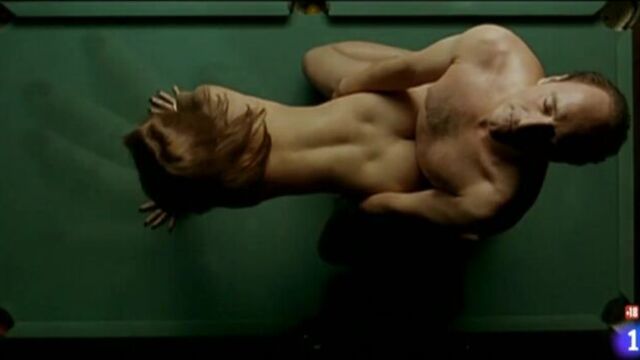 Veronica Echegui - El Menor De Los Males (2007) (эротическая постельная сцена из фильма знаменитость трахается голая sex scene)