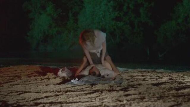 Christina Hendricks - Hap and Leonard (s01e02) (2016) (эротическая постельная сцена знаменитость трахается голая sex scene)