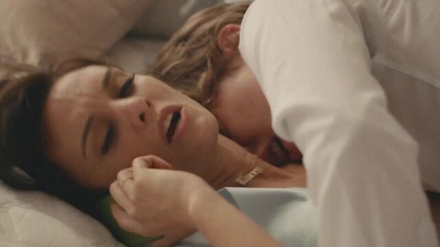 Frankie Shaw - SMILF (s01e02) (2017) (эротическая постельная сцена из фильма знаменитость трахается голая sex scene)