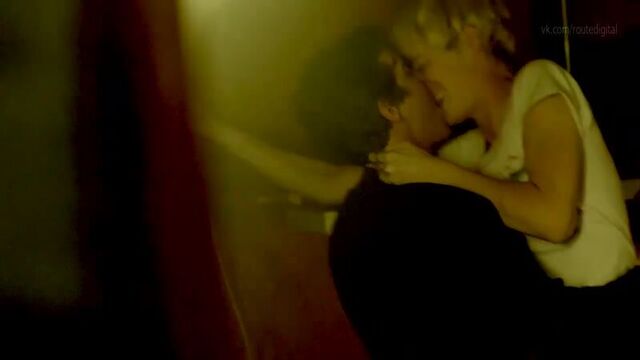 Mackenzie Davis - Halt and Catch Fire (2014) s01e01