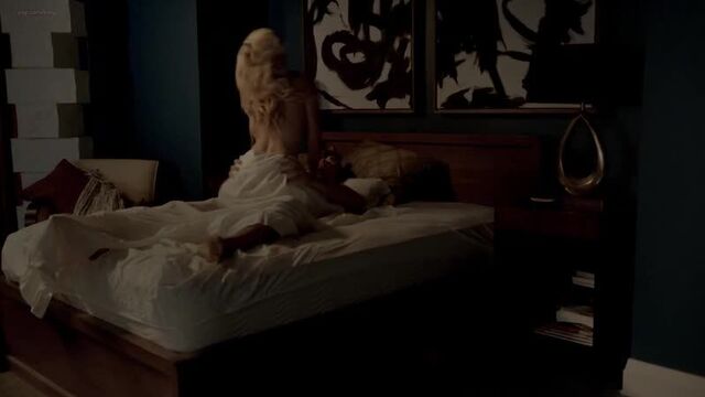 Laura Vandervoort - Bitten (2014) s01e01