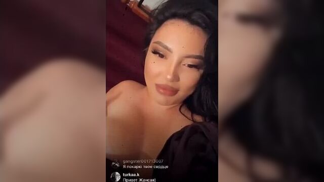 показала сиськи в инстаграмм слив перископ periscope казашка
