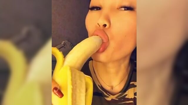 Казашка сосет банан ПОРНО АНАЛ СЕКС АЗИАТКА PORN ANAL SEX TEEN LATINA ARAB MUSLIM ASIAN ASS BIG TITS HOT