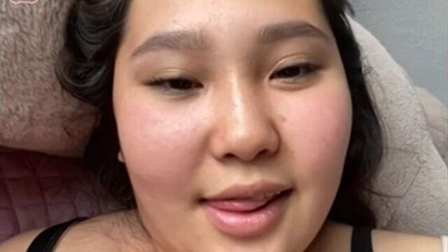 Казашка облизывается на член в чат рулетке ome tv cam chat вирт частное спалилась слив