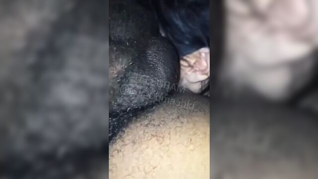 казашка сосёт хуй и лижет очко в тачке