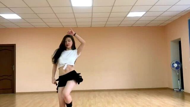 lambada girl ) казашка танцует ламбаду(720P_HD).mp4