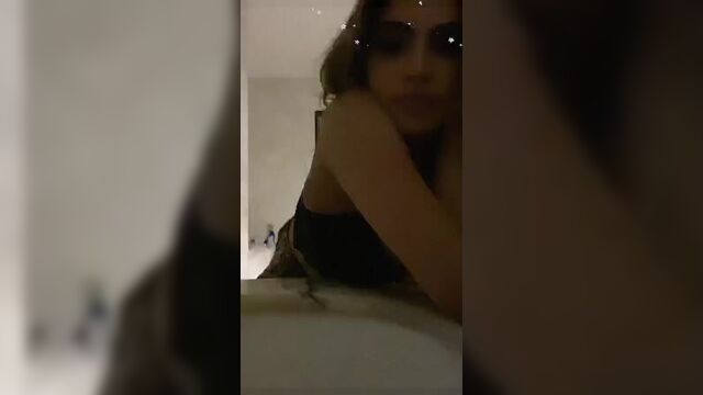 Queen mehreen live Instagram