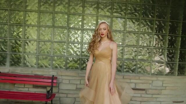 [Sophia Diamond] I Wore A Tiara To Prom Lol
