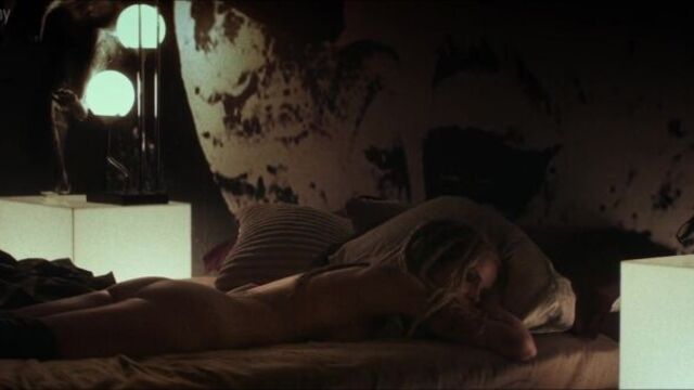 Шери Мун Зомби (Sheri Moon Zombie) голая в фильме "Повелители Салема" (The Lords of Salem, 2012, Роб Зомби) 1080p