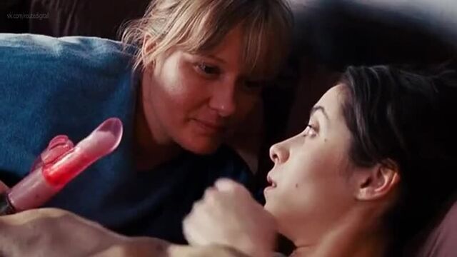 Cristin Milioti Nude - Year of the carnivore (2009) 720p Watch Online / Кристин Милиоти - Эпоха соблазна